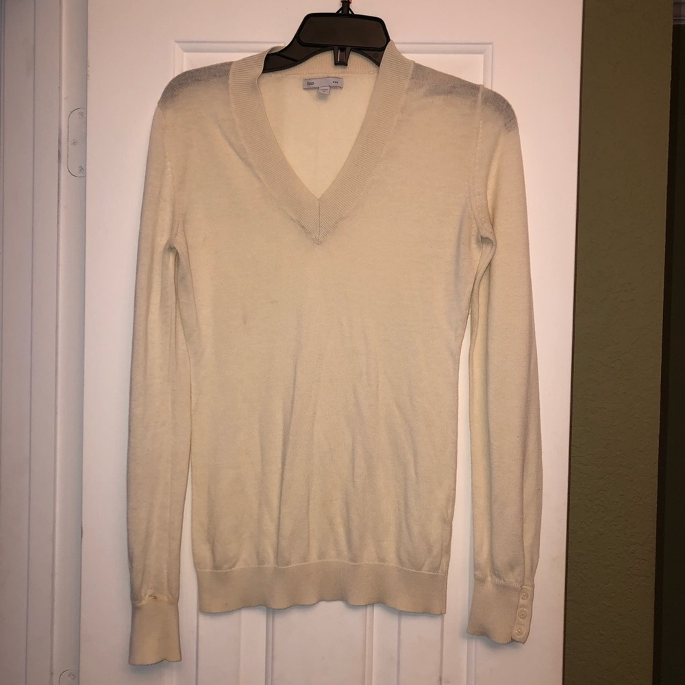 GAP sweater